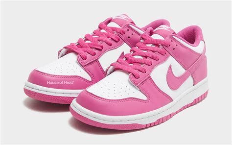 pink Nike dunks